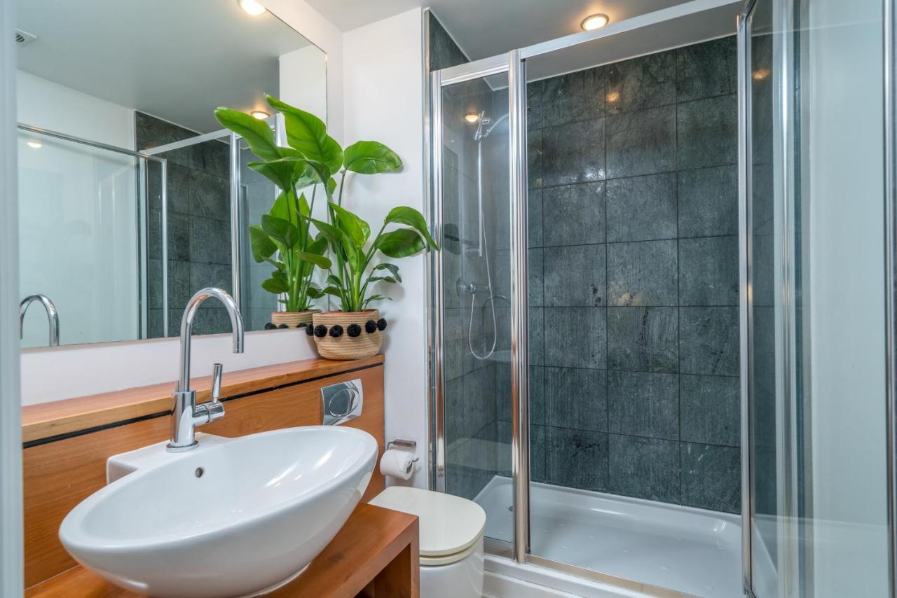 2 Bedroom Apartment With Park Views Shoreditch Londres Extérieur photo