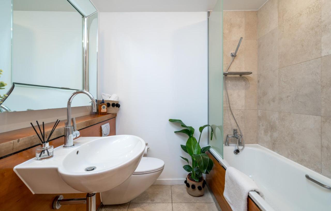 2 Bedroom Apartment With Park Views Shoreditch Londres Extérieur photo